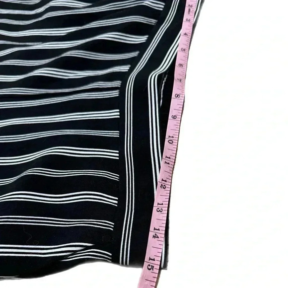 Ann Taylor LOFT Wide Leg Cropped Pants City Chic Striped Black White Small - Picture 8 of 10